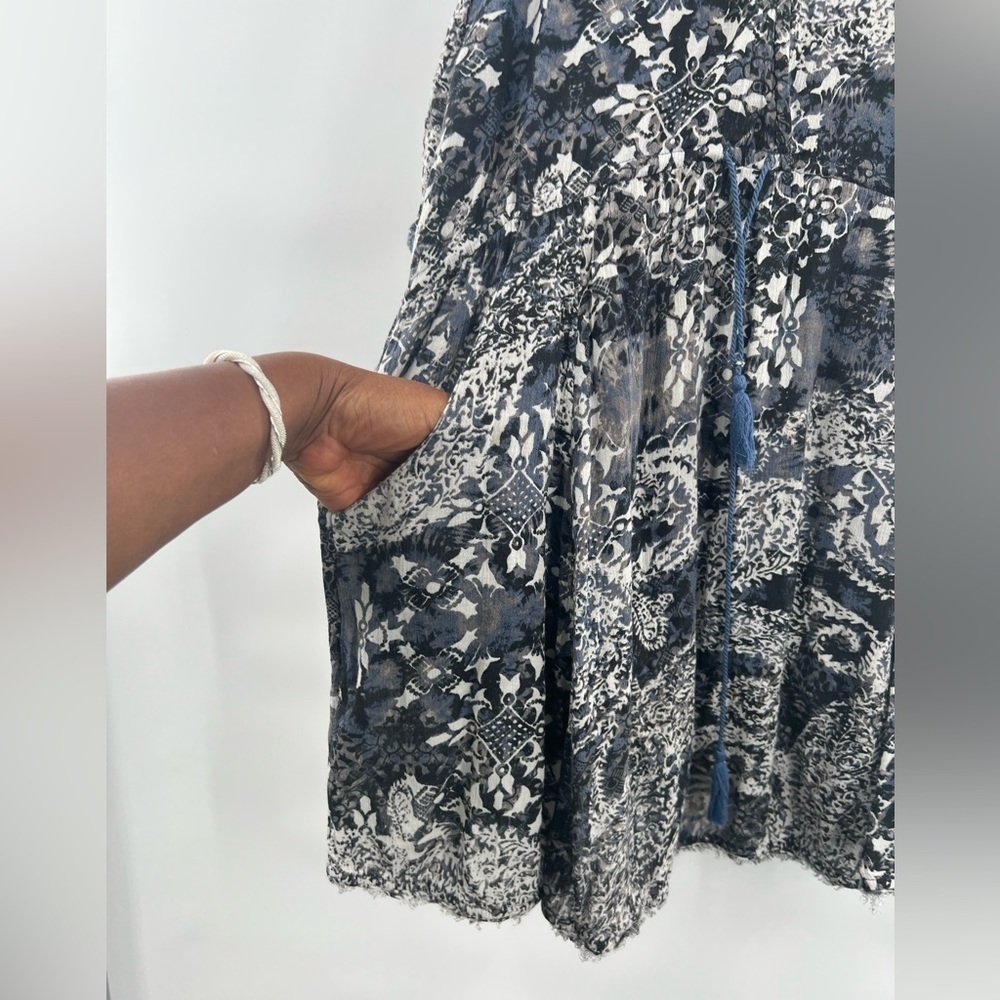 Free People floral blue grey cold shoulder blouse top size S - Picture 8 of 13
